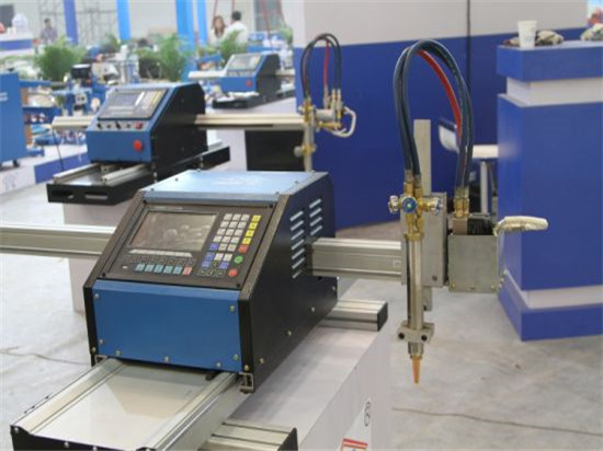 Große Eigenschaften 1500 * 3000mm CNC-High-Definition-Plasmaschneidmaschine mit Drehfunktion