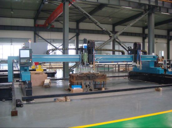 Günstige Metallbearbeitung CNC / Plasma-Brennschneidemaschine Hersteller in China