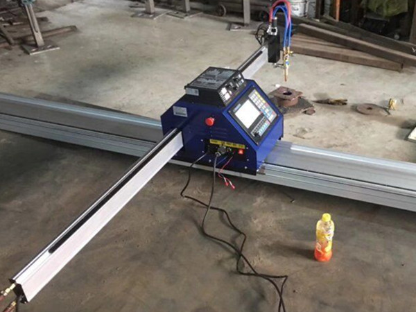 Metallschneidemaschine effektive Fläche 1500 * 2500mm Plasma-CNC-Schneidemaschine mit Plasmabrenner und Bogenhöhe