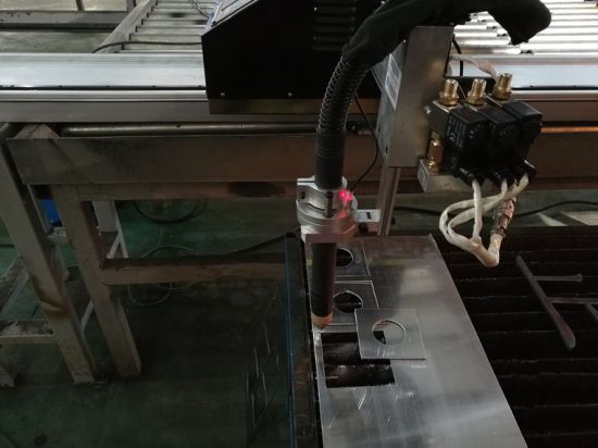 Automatische kleine CNC-Plasma-Profilschneidemaschine für Bleche